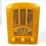 1937 Yellow Emerson AU-190 Cathedral Catalin Bakelite Tube Radio