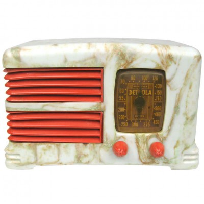 1938 Detrola Art Deco Bakelite Plaskon Radio – Beetle with Red trim